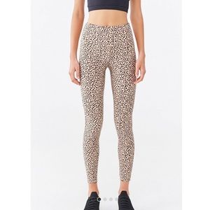 Cheetah print speckle leggings